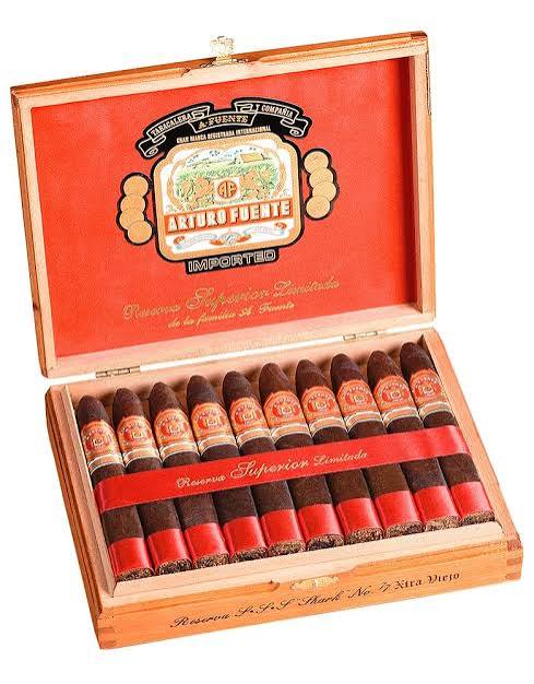 ARTURO FUENTE ANEJO N77 SHARK